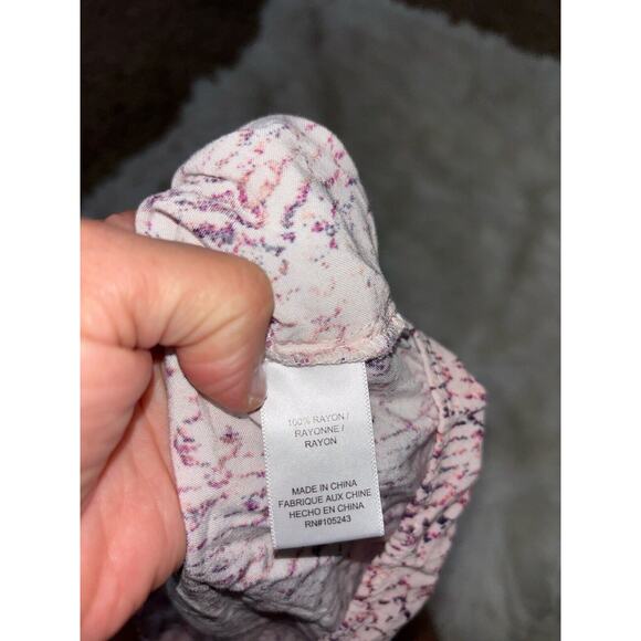 Studio B by Bobeau womens sz. L multicolor rayon blouse. Pretty, comfortable - Picture 7 of 9